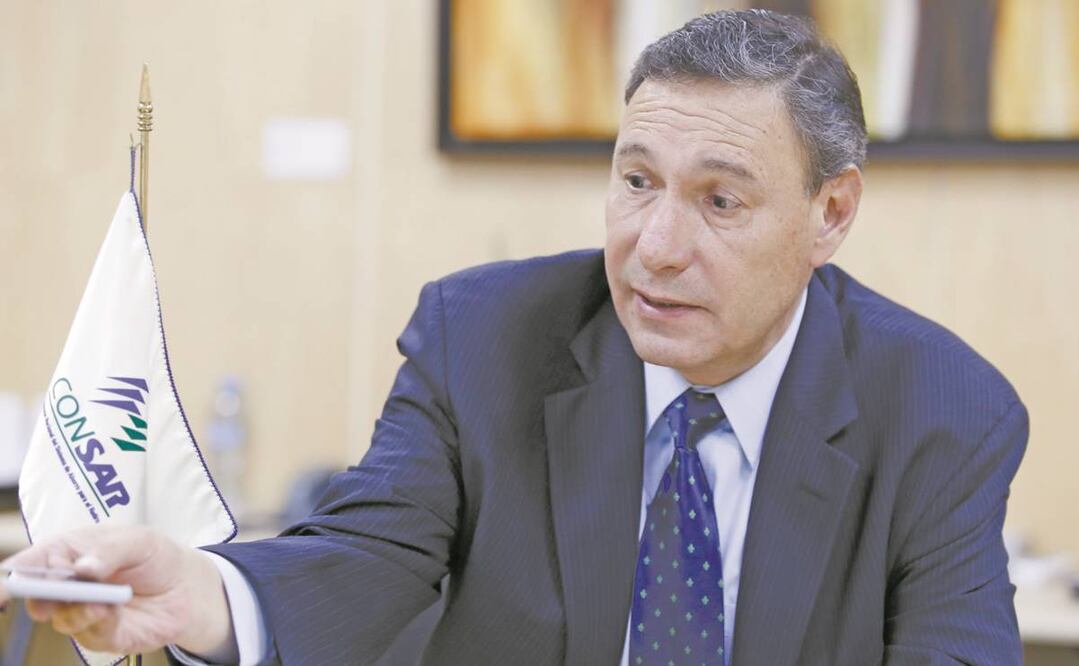 Abraham Vela, presidente de la Comisión Nacional del Sistema de Ahorro para el Retiro. Foto: Archivo/EL UNIVERSAL