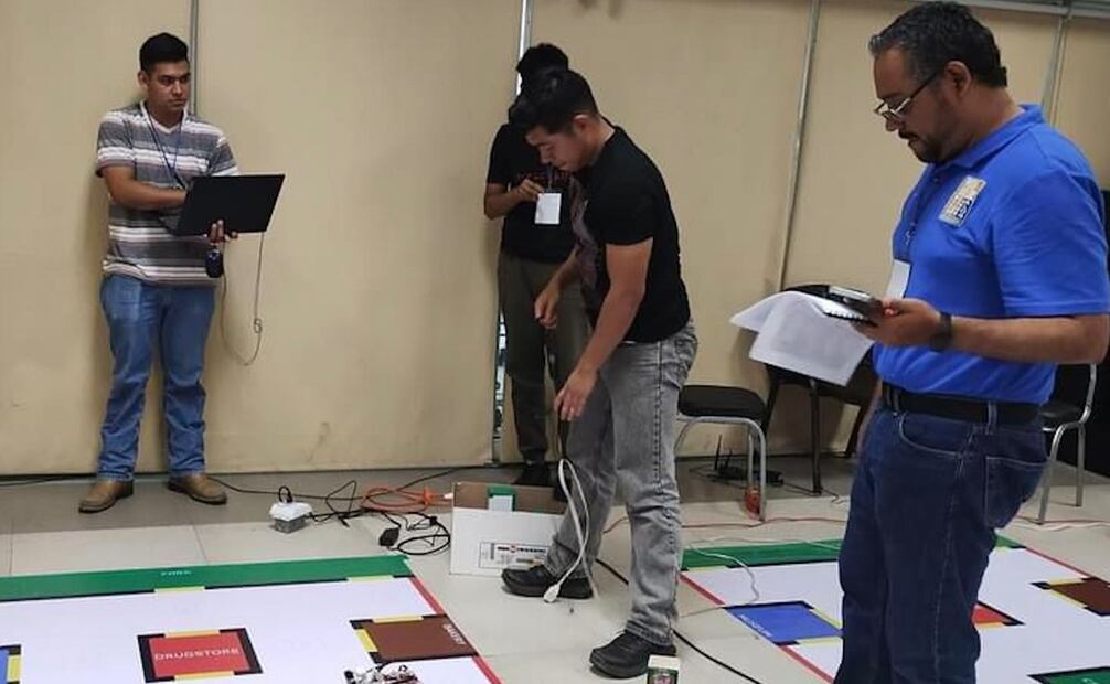 La competencia que organizó la Federación Mexicana de Robótica se estructuró en varias etapas a lo largo de los tres días del evento. Foto: especial
