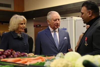 Exmayordomo real revela los insólitos regalos que el rey Carlos III suele hacerle a sus empleados en Navidad