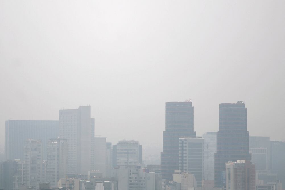 El sector industrial se comprometió a aplicar medidas que permitan el mejoramiento de la calidad del aire en la Ciudad de México (IVÁN STEPHENS. EL UNIVERSAL)