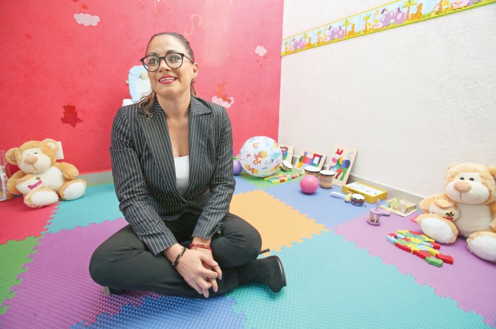 El objetivo de Iliana Morales es fomentar la solidaridad entre la ciudadanía, por ello decidió abrir las puertas de su negocio, sin costo y para todo aquel que requiera un sitio seguro dónde entretener a sus hijos a lo largo de un día. (JORGE ALVARADO. E)