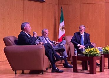 Exgobernadores de Banxico alertan sobre los riesgos de monedas virtuales; no es dinero y son volátiles, afirman
