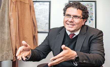 Ríos Piter propone crear Secretaría de Tecnología y Telecomunicaciones