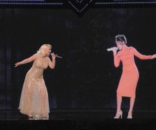 Juez prohíbe usar holograma de Whitney Houston