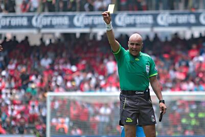 Francisco Chacón pitará el Clásico Nacional