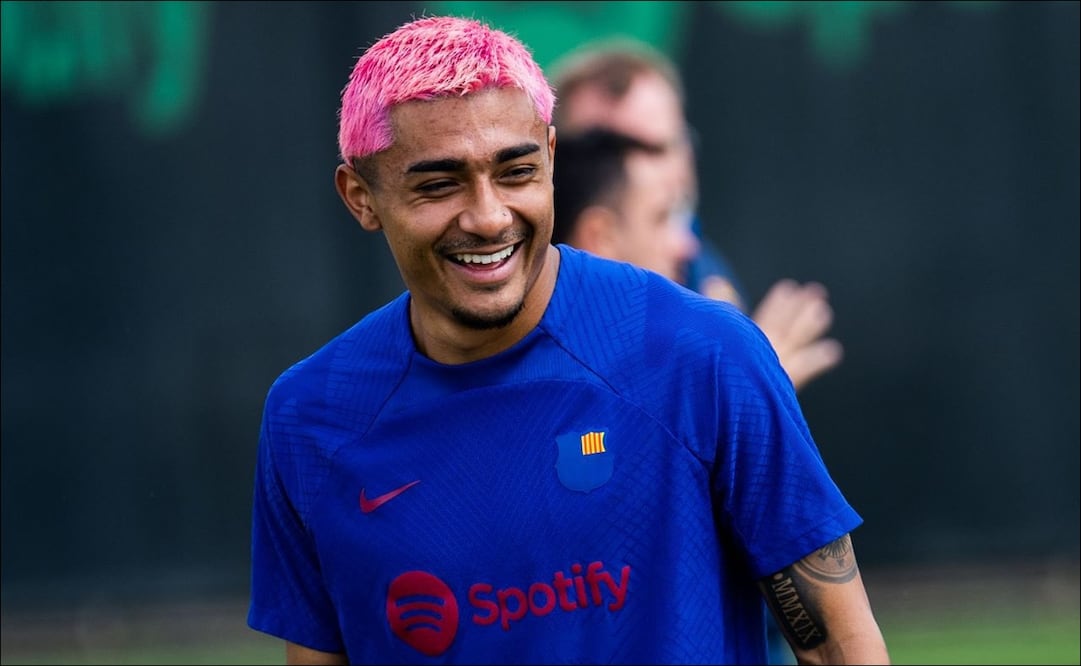 Julián Araujo cambiaría al Barcelona por un histórico de la Premier League / FOTO: @julian__araujo