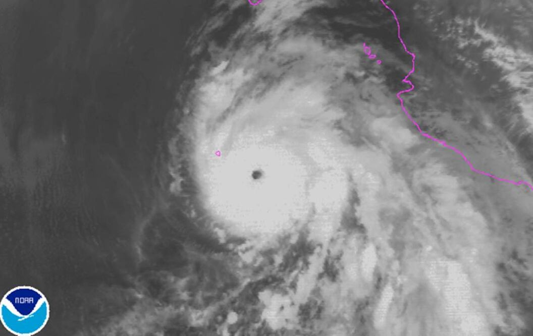 "Dolores" propiciará lluvias fuertes, tormentas eléctricas, chubascos, posible caída de granizo y vientos fuertes en Baja California Sur, Sinaloa, Nayarit, Jalisco y Colima, según el pronóstico del Servicio Meteorológico Nacional (NOAA / AP)