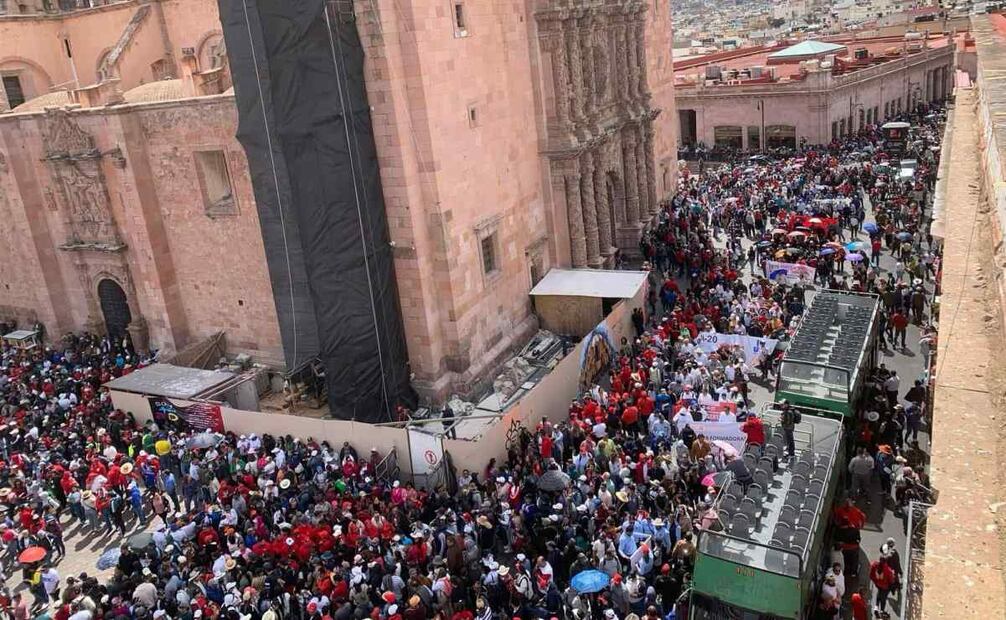 Marchas miles de maestros marchan en Zacatecas para exigir pago de prestaciones (17/02/2025). Foto: Esther Consuegra / EL UNIVERSAL