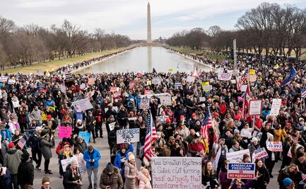 Antivacunas reclaman "libertad médica" en capital de EU