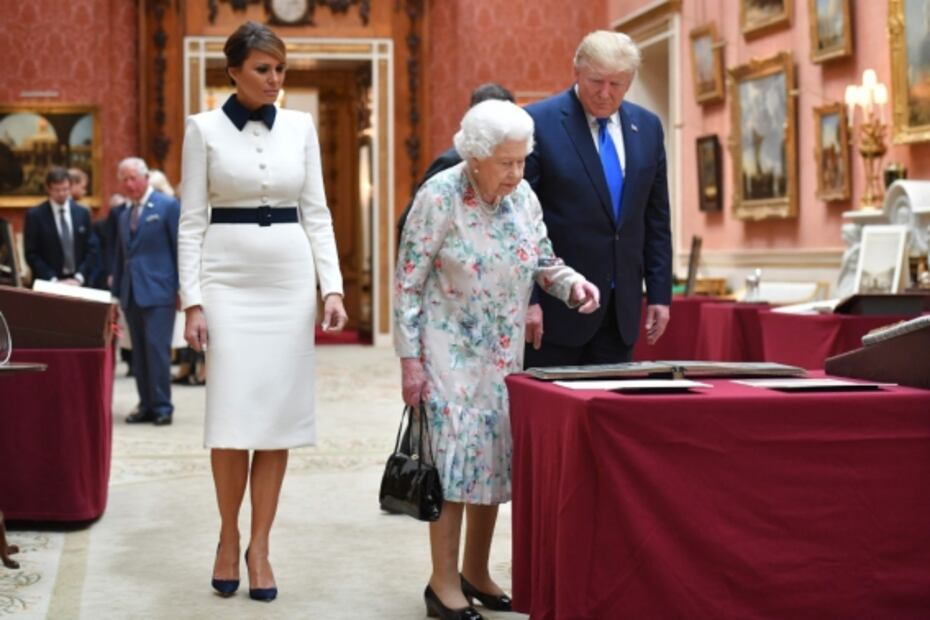Este es el look de Melania Trump para su visita con la reina Isabel II