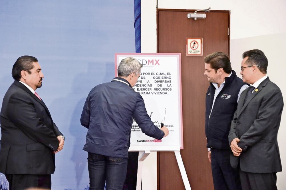 El jefe de Gobierno Miguel Ángel Mancera detalló que los recursos para la reconstrucción provienen del FAIS y el programa de Mejoramiento Barrial (CDMX)