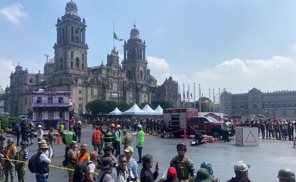 Simulacro Nacional 2024 en el Zócalo: Ejercicio de emergencia con participación federal y local. Foto: Juan Carlos williams