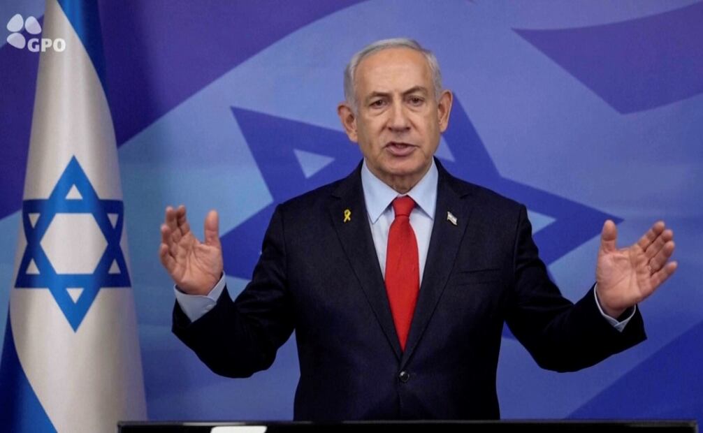 Imagen tomada de video entregado por la Oficina de Prensa del gobierno israelí, que muestra al primer ministro israelí Benjamin Netanyahu, dando una declaración televisada el 26 de noviembre del 2024 en Jerusalén.  Foto: Oficina de Prensa del gobierno israelí via AP