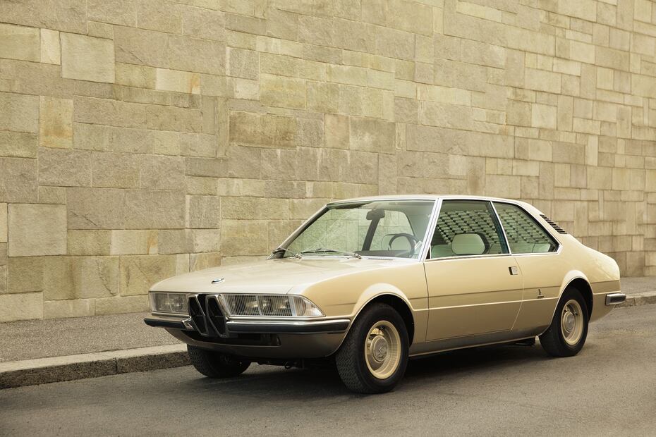 Este auto concepto fue diseñado por Marcello Gandini, del estudio Bertone.