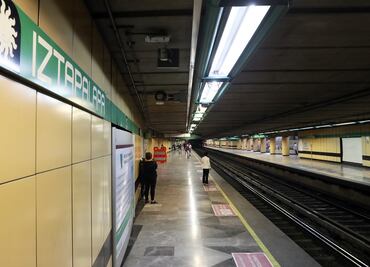 Desesperación y largas esperas; usuarios de Línea 8 del Metro relatan el caos tras cierre por lluvias