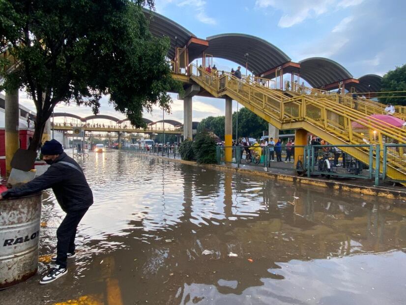la lluvia que se registró la tarde-noche de este miércoles se presentan inundaciones. Foto: Valente Rosas | El Universal
