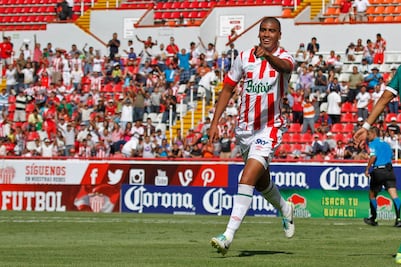 Suspende Necaxa a Gorocito y Molina