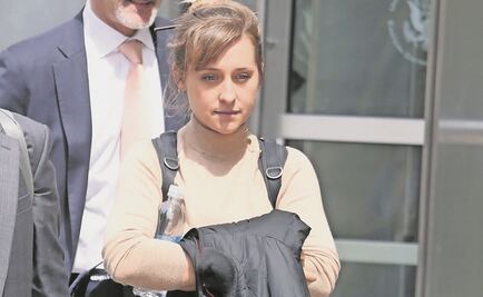 "Actriz de Smallville me exigió ser una buena esclava sexual", relata víctima de NXIVM