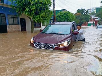Lluvia causa estragos a Xalapa