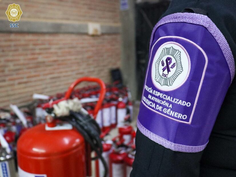 De acuerdo con la Secretaría, los extintores serán utilizados para sofocar posibles conatos de incendio durante la manifestación. Foto: Especial