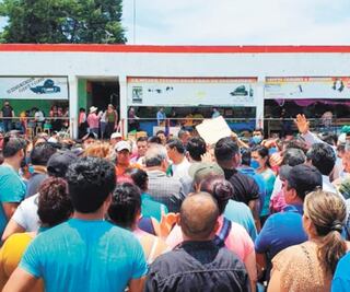 Intentan “rescatar” a paciente con Covid-19, en Chiapas