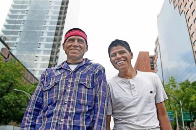 Los rarámuris que corren para ganar