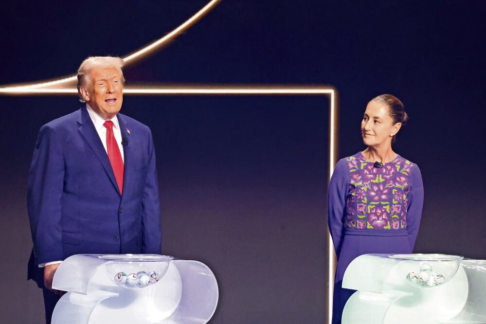 El presidente de EU, Donald Trump, y la mandataria de México, Claudia Sheinbaum, en el
Kennedy Center de Washington el 5 de diciembre. Foto: Alex Brandon / AP