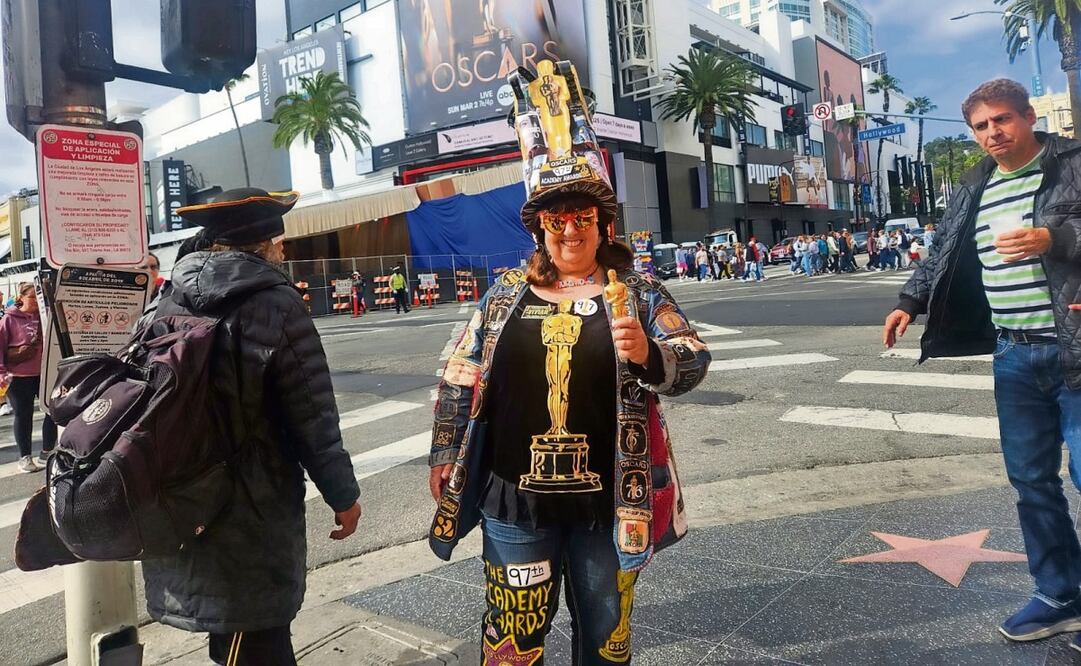 Vivianne Robinson, una fan usual de los premios. Foto: Jesus Díaz / EL UNIVERSAL