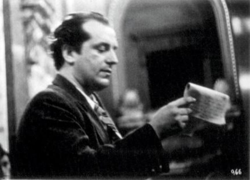 Biblioteca de España recibe poemas dedicados a Hitler y Mussolini