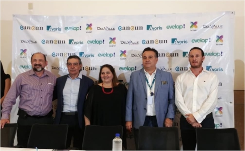 Aterriza en Cancún uno de los aviones más modernos del mundo