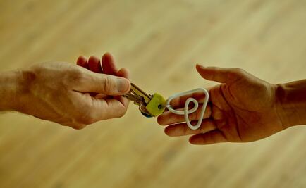 España sancionará a Airbnb por publicidad ilícita de alojamientos turísticos; el país vive una crisis de vivienda