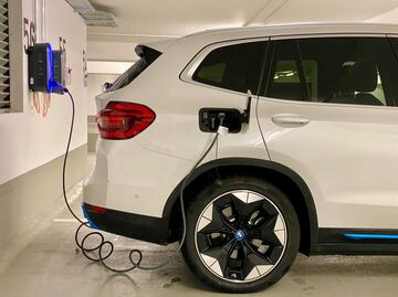 ¿Cuánto dura la batería de un auto eléctrico?