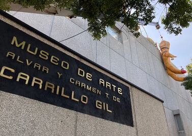 ¿Es un pollo gigante sobre el Museo Carrillo Gil? La recreación de un Siqueiros se apropia del techo del recinto