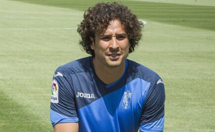 Guillermo Ochoa, presentado con el Granada
