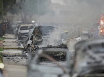 Avioneta se estrella en vecindario de San Diego; hay dos muertos