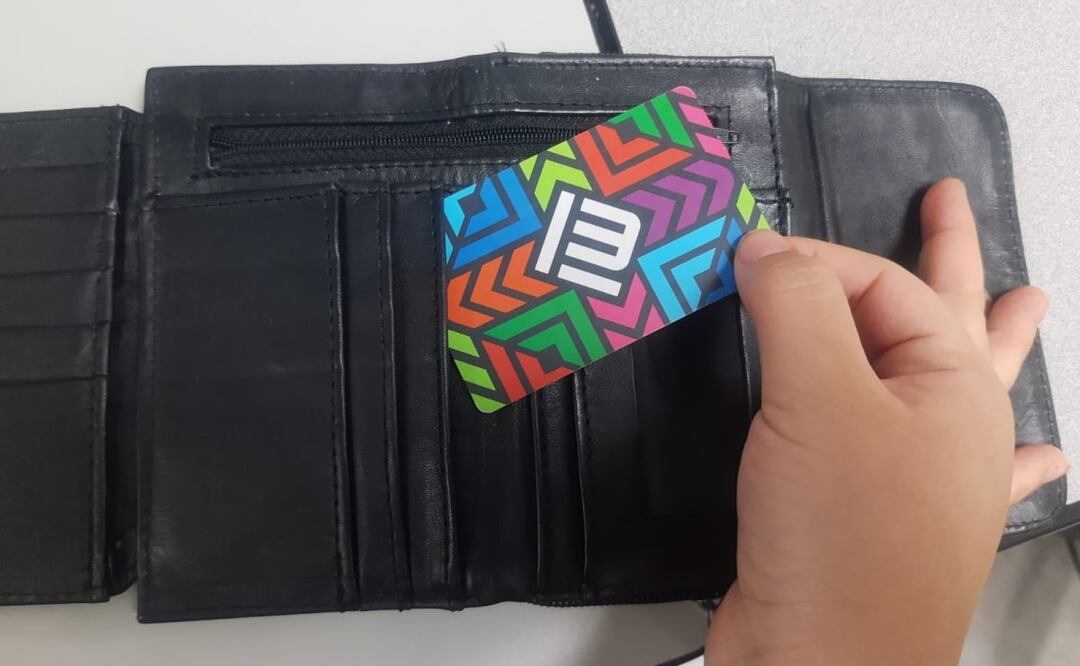 Boleto del Metro y Tarjeta de Movilidad Integrada. Foto: Samyra Sosa. EL UNIVERSAL