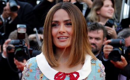 Salma Hayek muestra su versión de festejo mexicano en Cannes