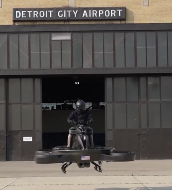 Así es la primera moto voladora del mundo y esto cuesta