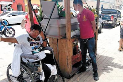 Vela a su hijo en la calle, porque no tiene dónde vivir