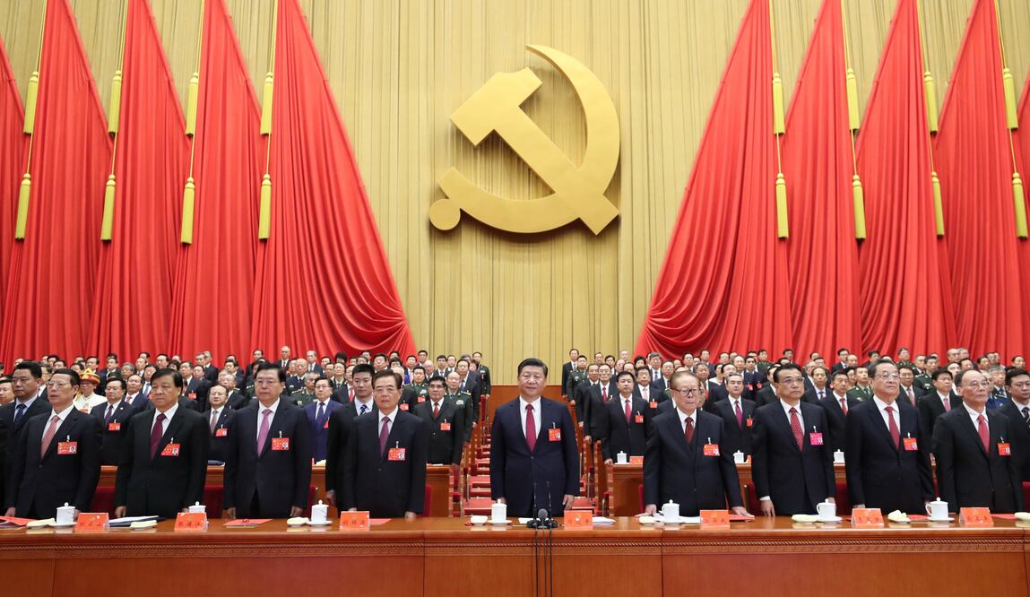 En la clausura del XIX Congreso del Partido Comunista de China se reeligió a Xi Jinping para otros cinco años. Además, se renovó alrededor de 70% del Comité Central. (JU PENG. XINHUA)