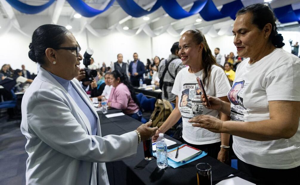 Rosa Icela Rodríguez, titular de la Segob, se reúne con madres buscadoras. Foto: Hugo Salvador/ EL UNIVERSAL