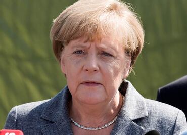 Merkel: "tolerancia cero" a quien ataque a refugiados