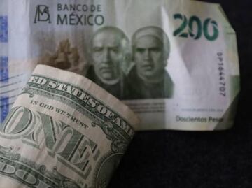Wall Street abre con pérdidas tras imposición de aranceles de Trump; peso mexicano cae
