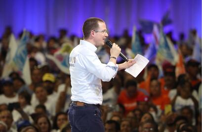 Anaya pide no votar por Meade en la frontera norte