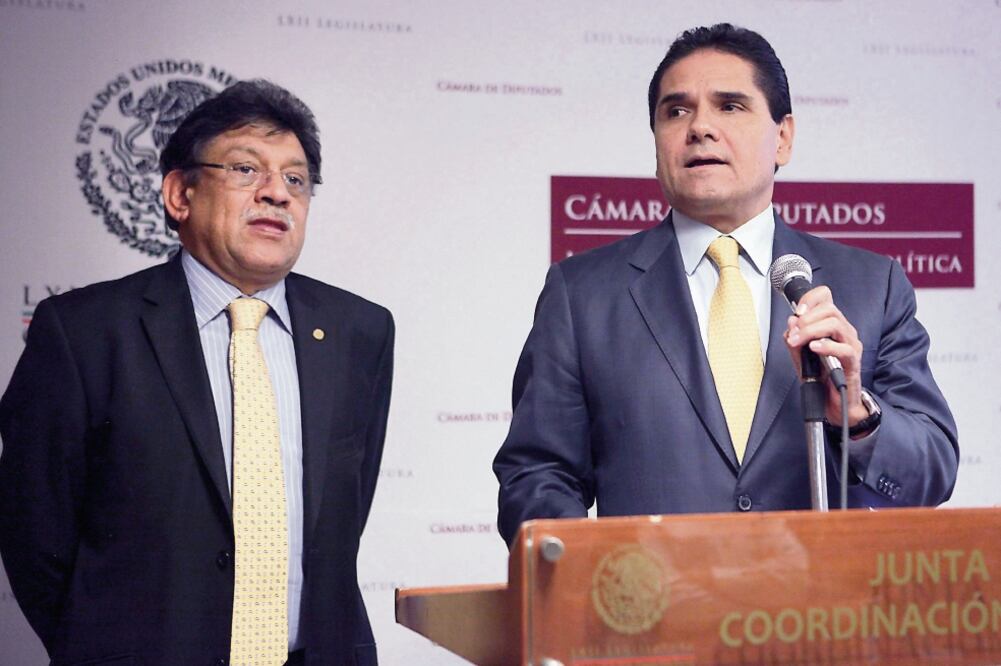 Miguel Alonso Raya y Juan Zepeda Hernández buscan acuerdos para definir quien de los dos se queda con la presidencia nacional del PRD mañana. (ARCHIVO EL UNIVERSAL)