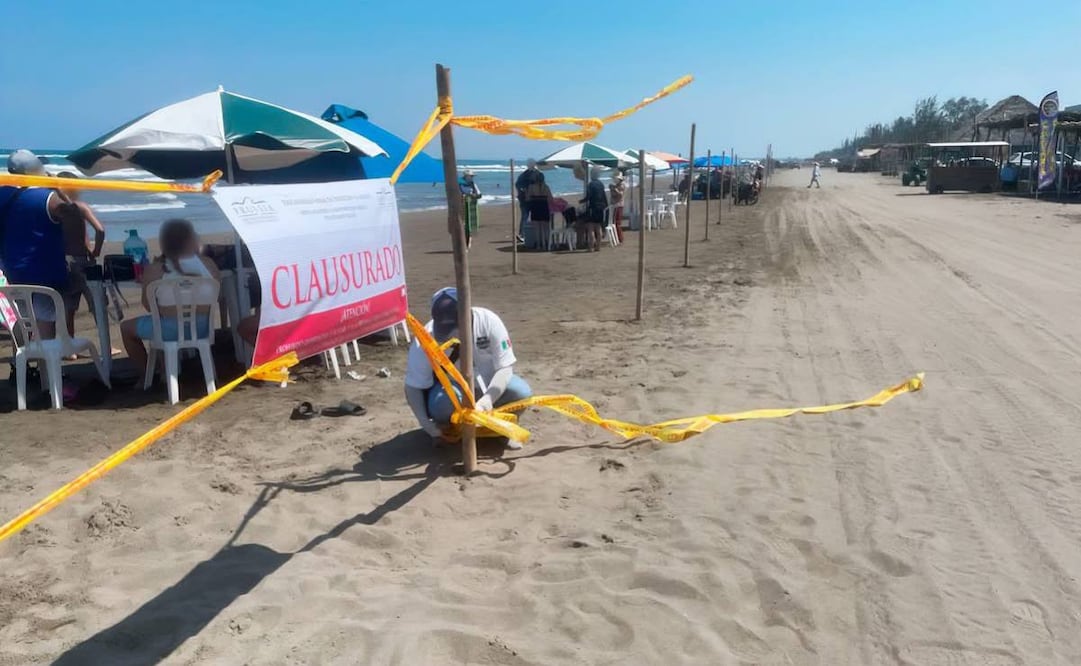 Profepa clausura temporalmente carriles de circulación vehicular en Playa Chachalacas. Foto: Especial