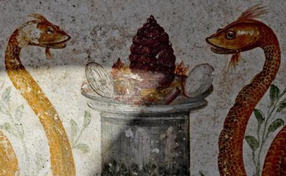 Emerge en Pompeya altar que rendía culto a las divinidades