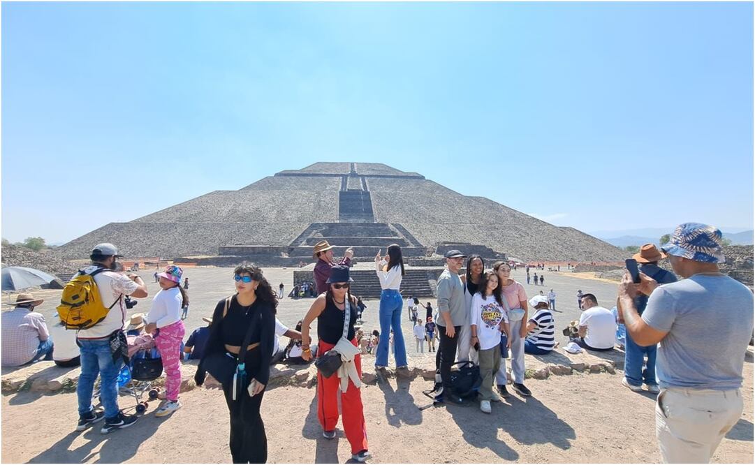 Eclipse solar en la Zona Arqueológica de Teotihuacán. Foto: Emilio Fernández/El Universal