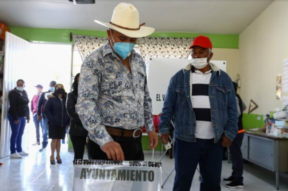 Ofrenda a la 4T, maratón en la Sierra Tarahumara y preparaciones para Día de Muertos, en las fotos de la semana
