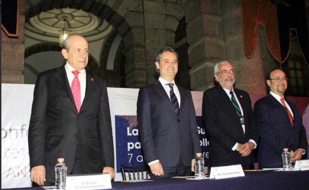 El funcionario federal inauguró la Conferencia Internacional “ANUIES 2016”, en el Palacio de Minería. /Tomada de @aurelionuno